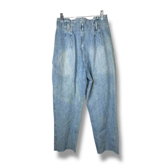 Abercrombie & Fitch Vintage Inspired Ultra High Rise Paperbag Raw Hem Mom Jeans - Picture 9 of 13